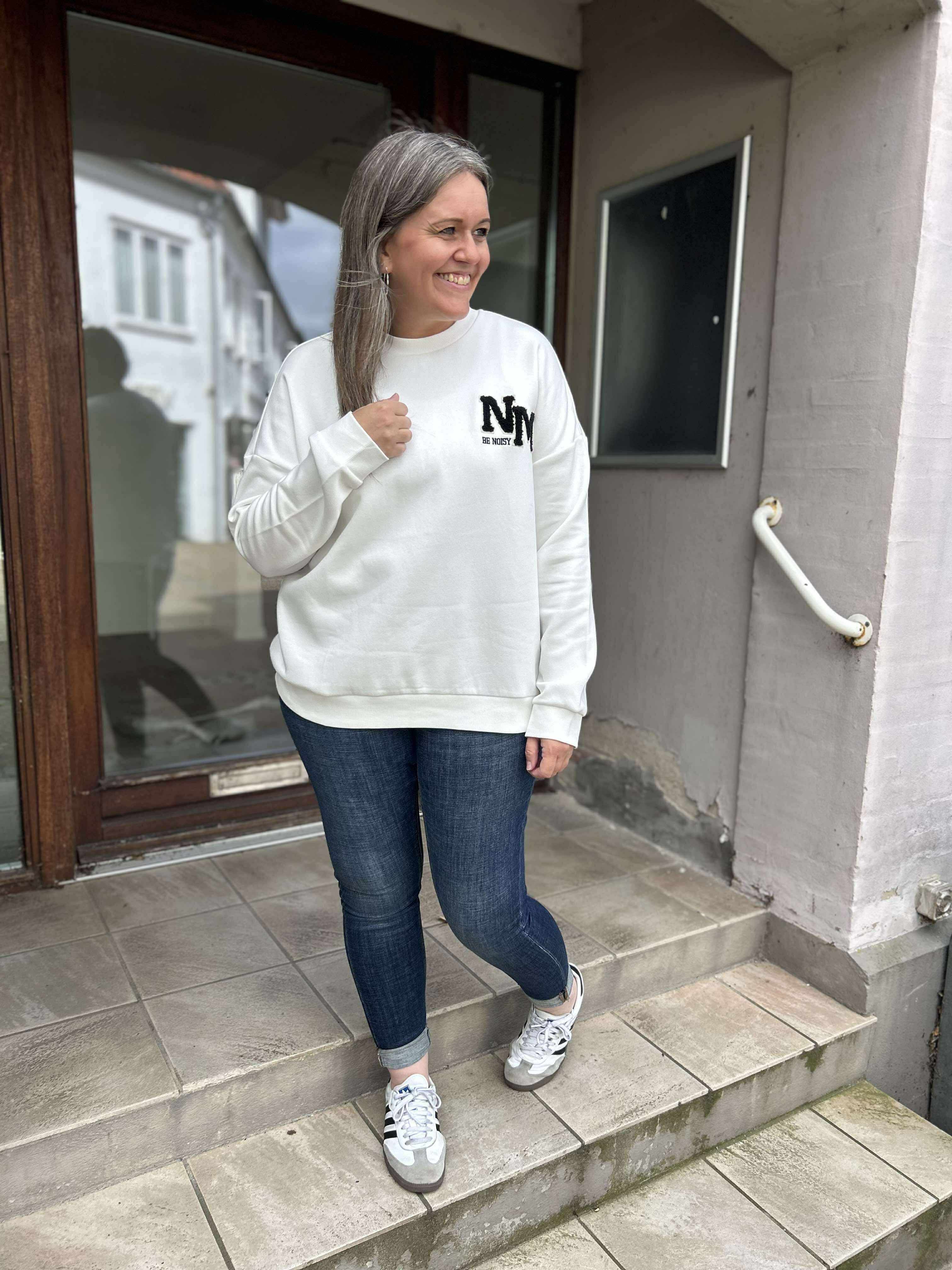 NMBELIEVE Sweatshirt - Cloud Dancer